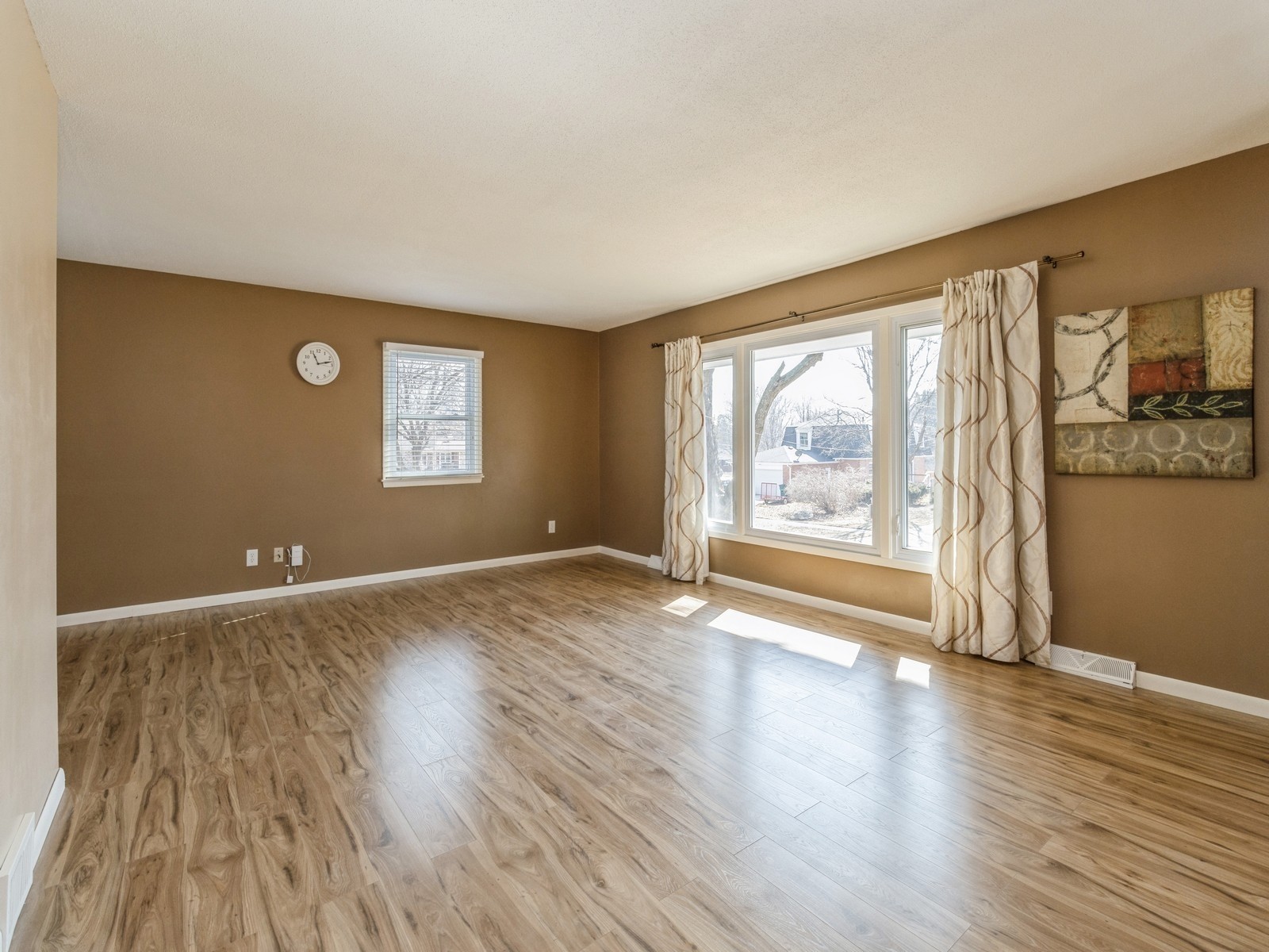 3215 Sylvania Drive, West Des Moines, Iowa image 4