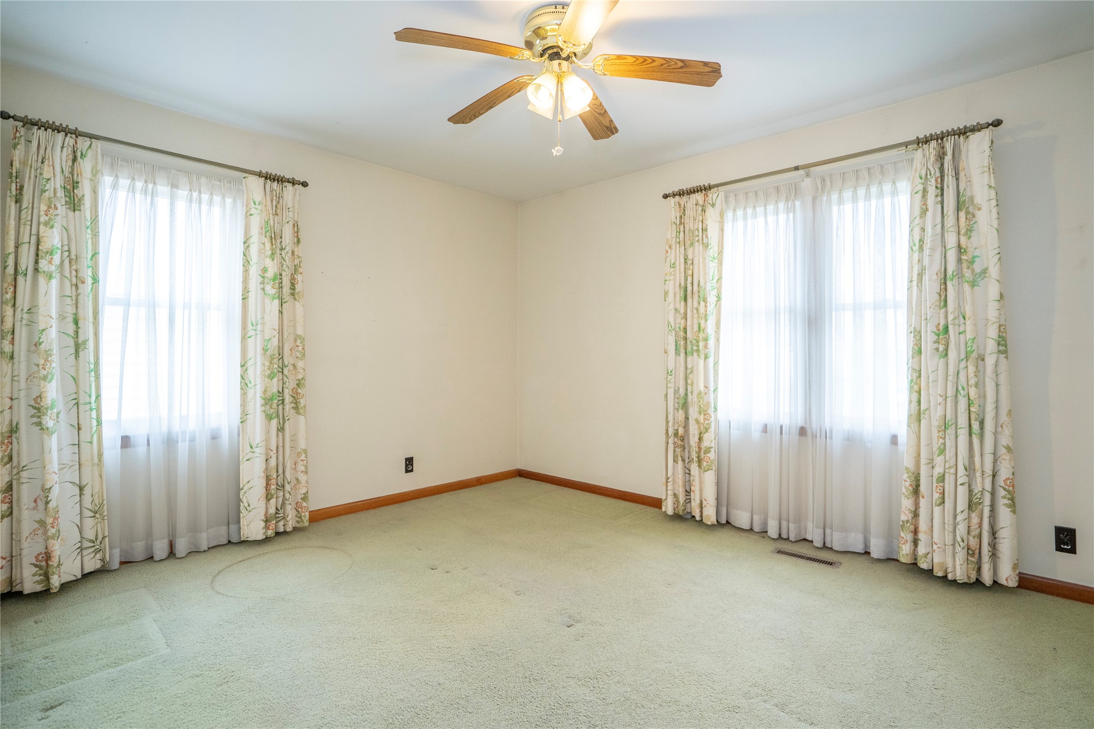609 E 25th Street, Newton, Iowa image 11