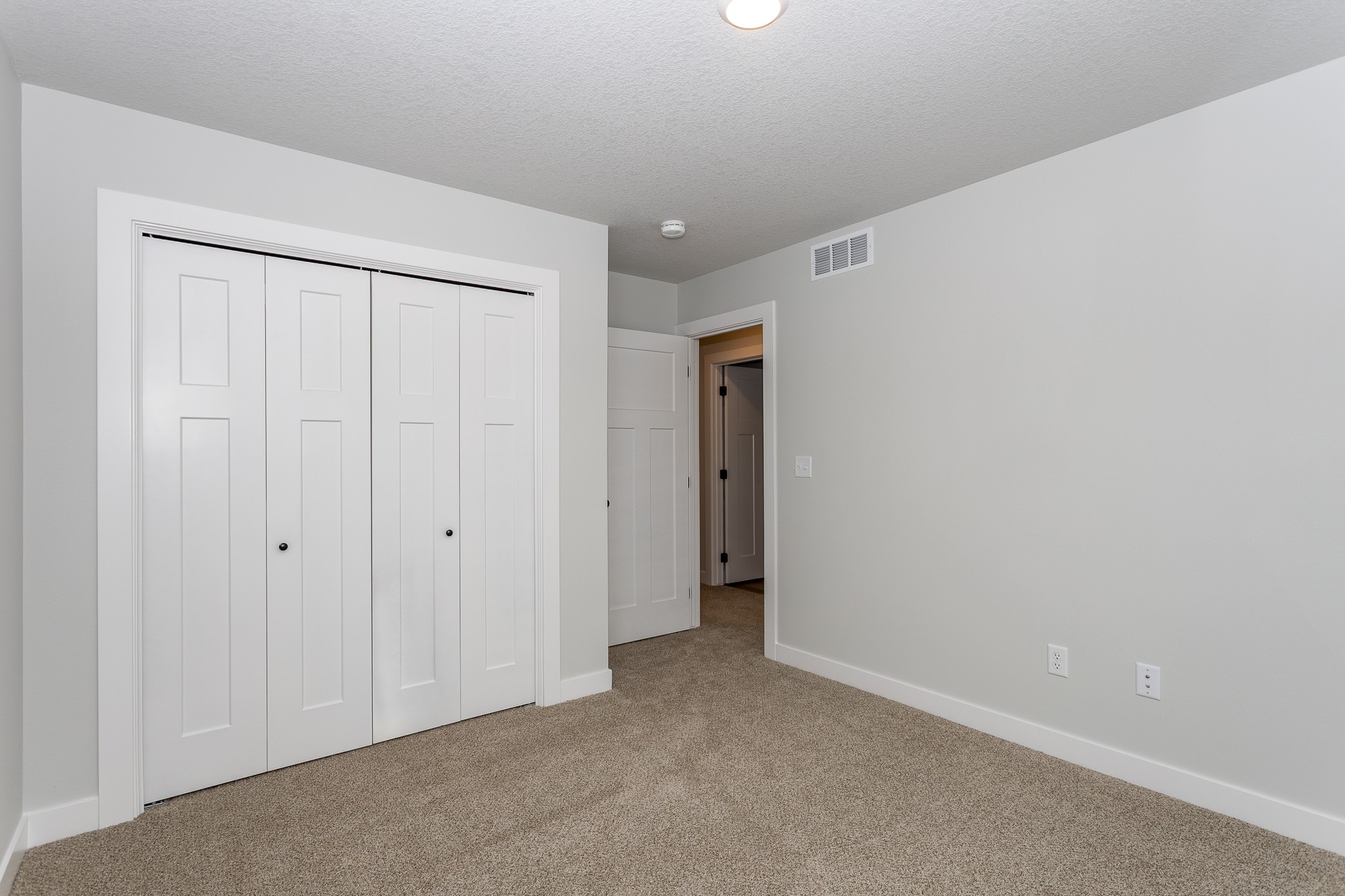 220 NW Waverly Drive, Waukee, Iowa image 16