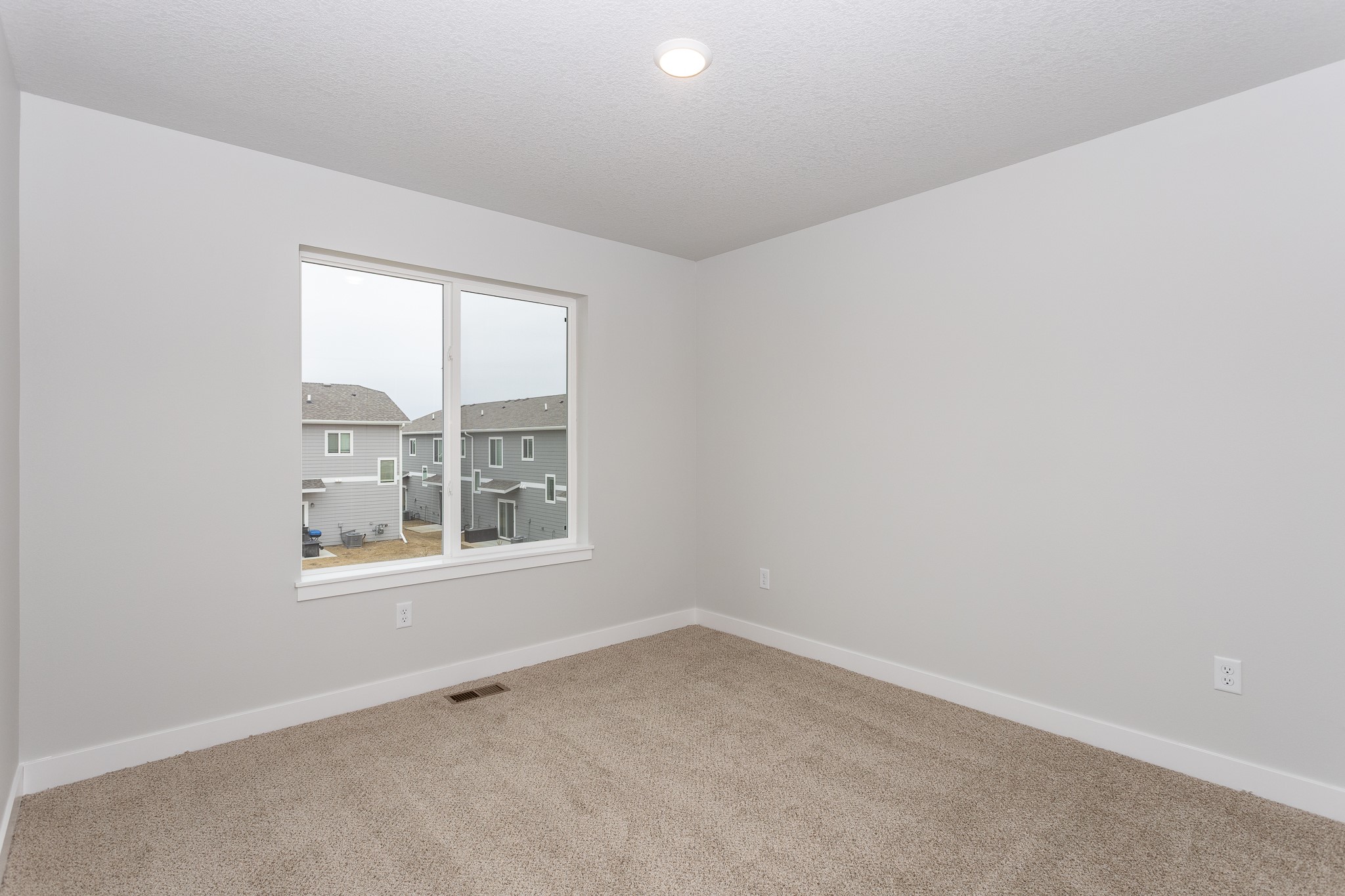 220 NW Waverly Drive, Waukee, Iowa image 15