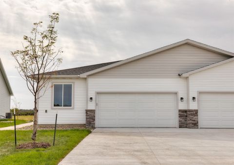 Condo For Sale - 2709 13th Street<br/> Bondurant, IA 50035