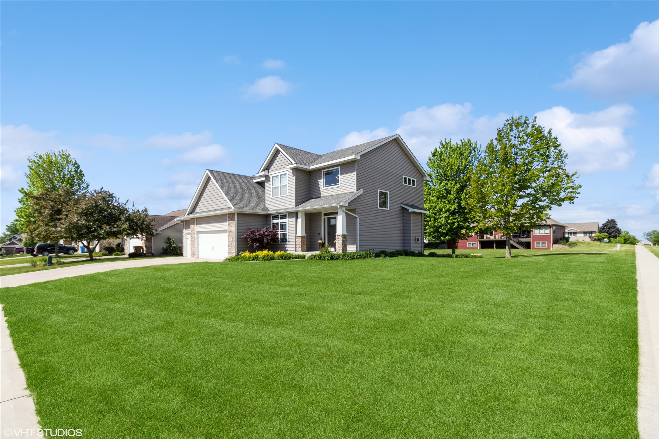 811 N T Court, Indianola, Iowa image 2