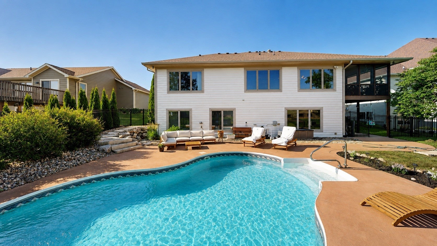 510 Stonegate Court SW