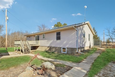 Vacant Land For Sale - 18211 335th Lane<br/> Earlham, IA 50072