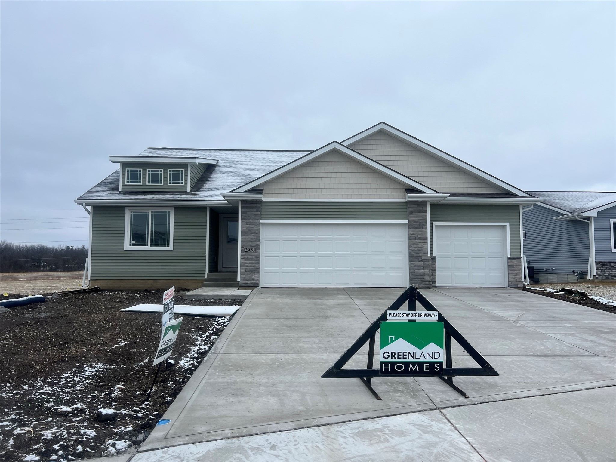 25095 Bluebird Circle, Adel, Iowa image 1