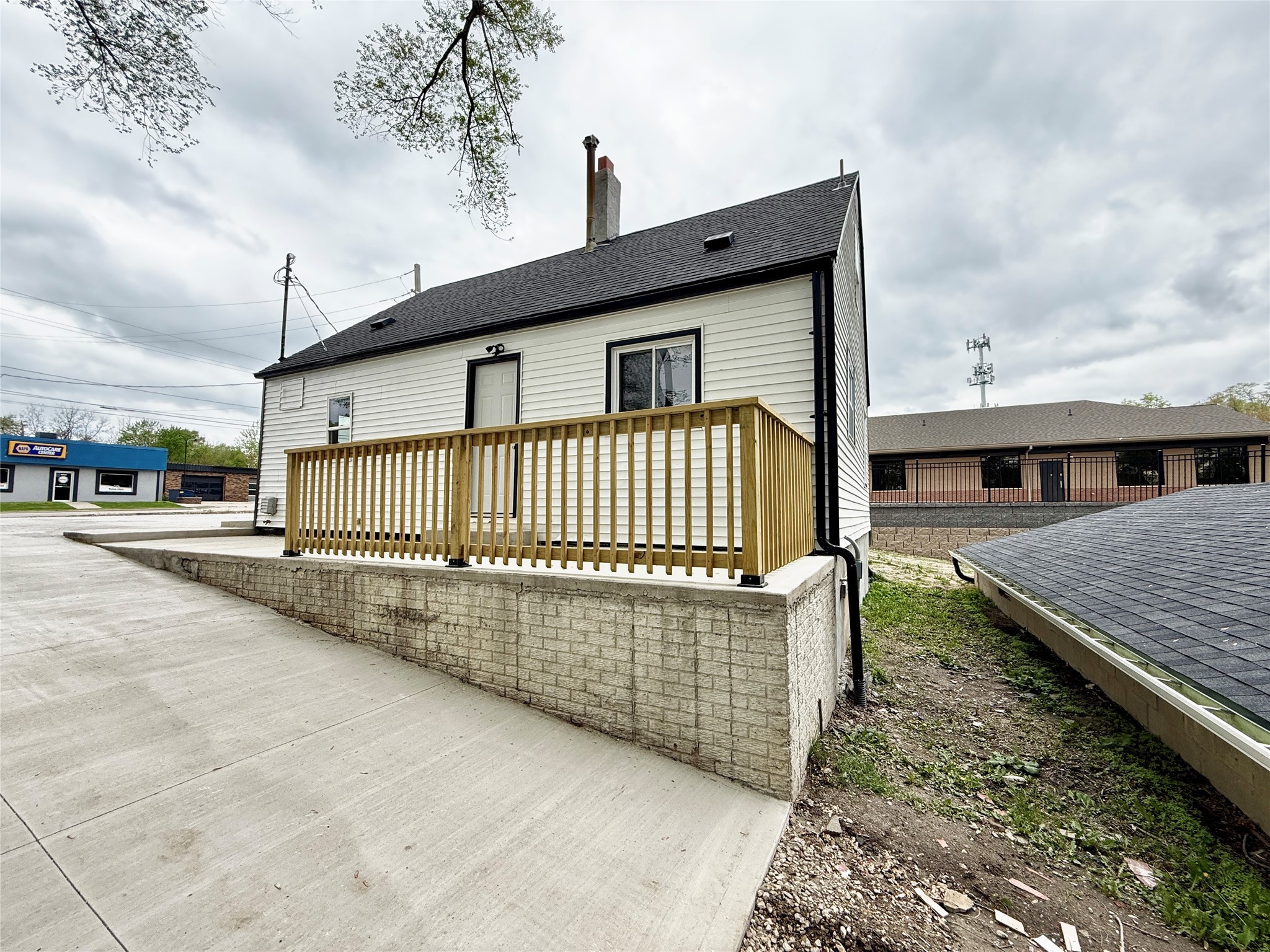 4825 SW 9th Street, Des Moines, Iowa image 2