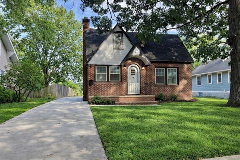 Homes For Sale - 1519 30th Street<br/> Des Moines, IA 50311