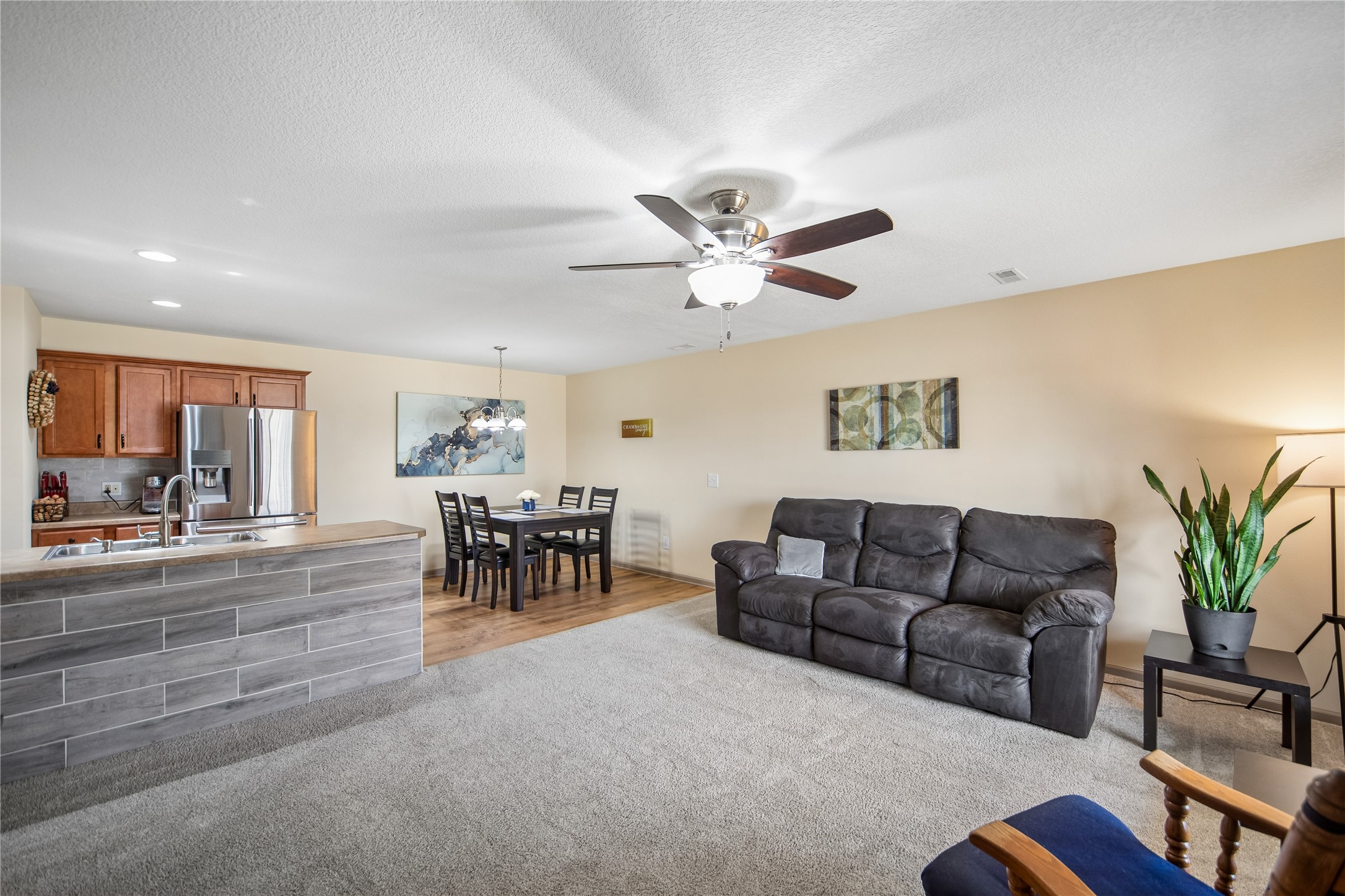 834 SE Crabapple Drive