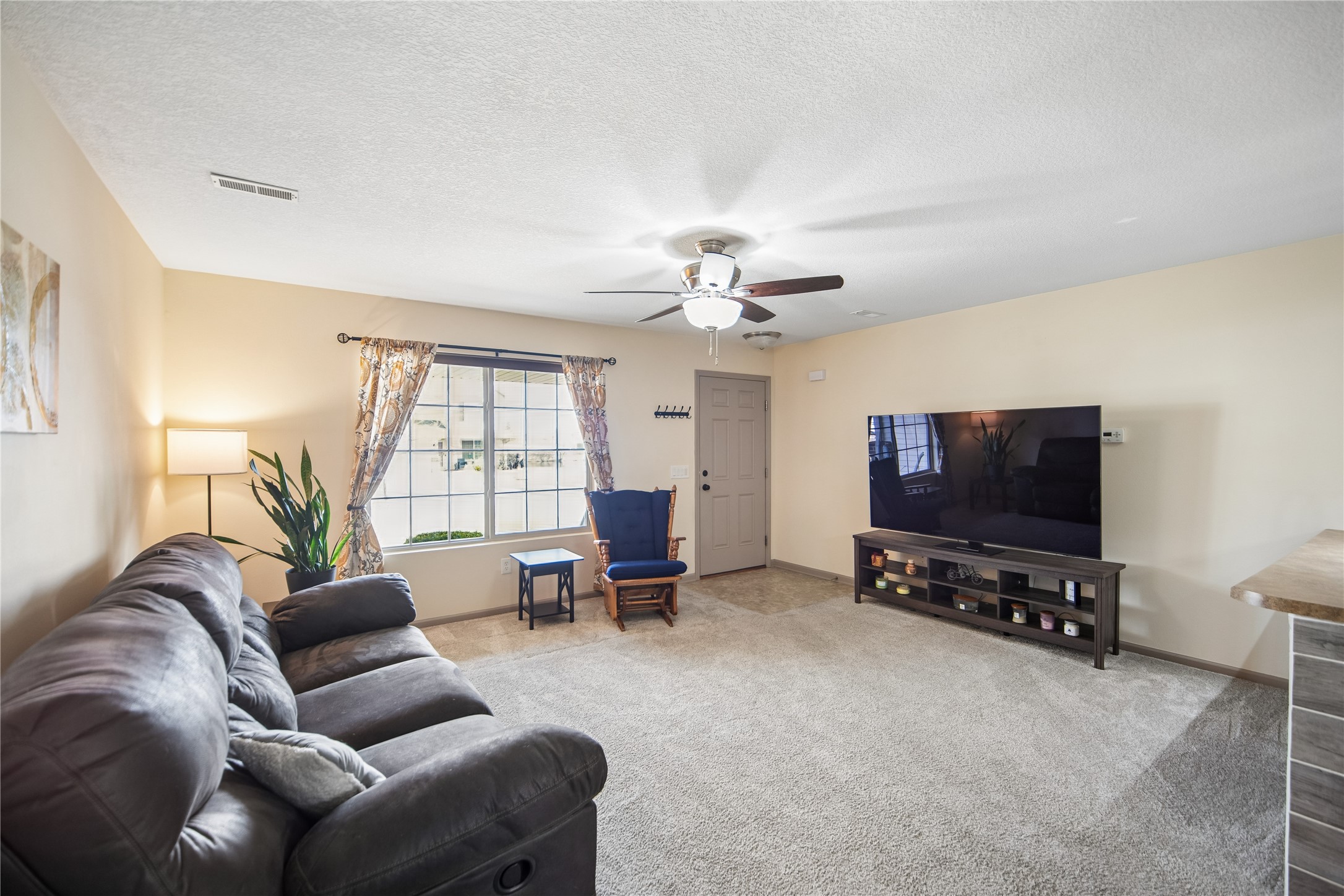 834 SE Crabapple Drive