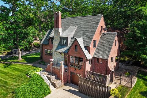 Single Family Residence in Des Moines IA 5700 Ingersoll Avenue.jpg