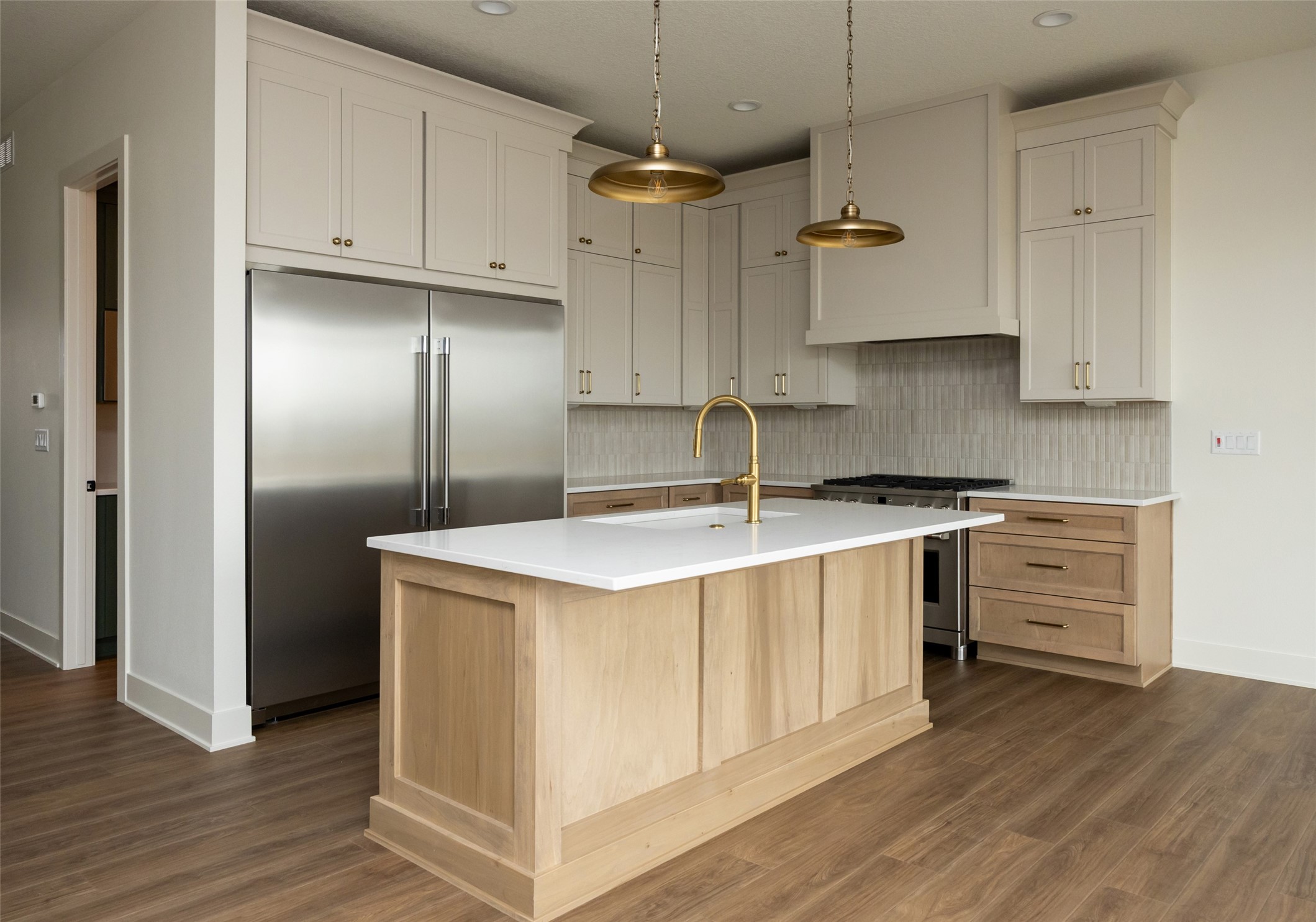 565 NW Mosaic Avenue