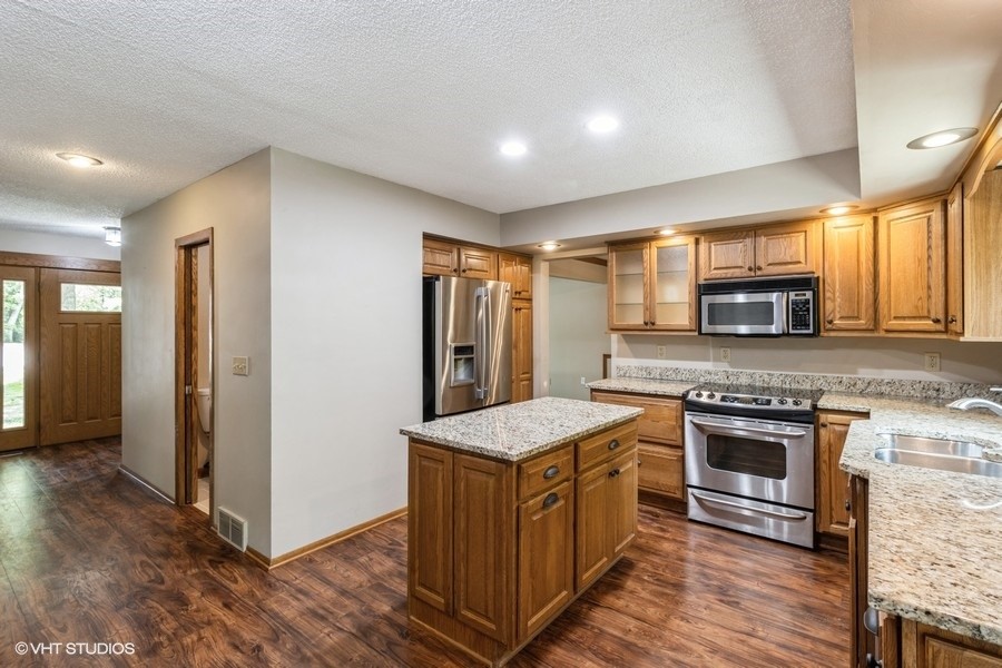 6406 Theresa Drive, Johnston, Iowa image 6