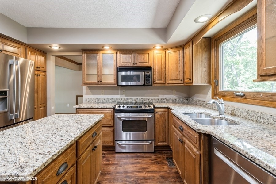 6406 Theresa Drive, Johnston, Iowa image 7