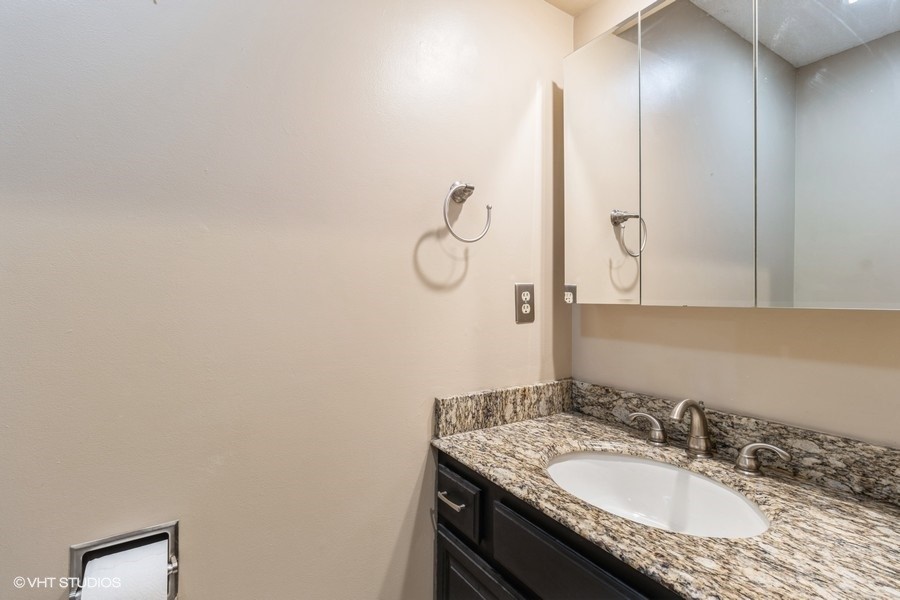6406 Theresa Drive, Johnston, Iowa image 11