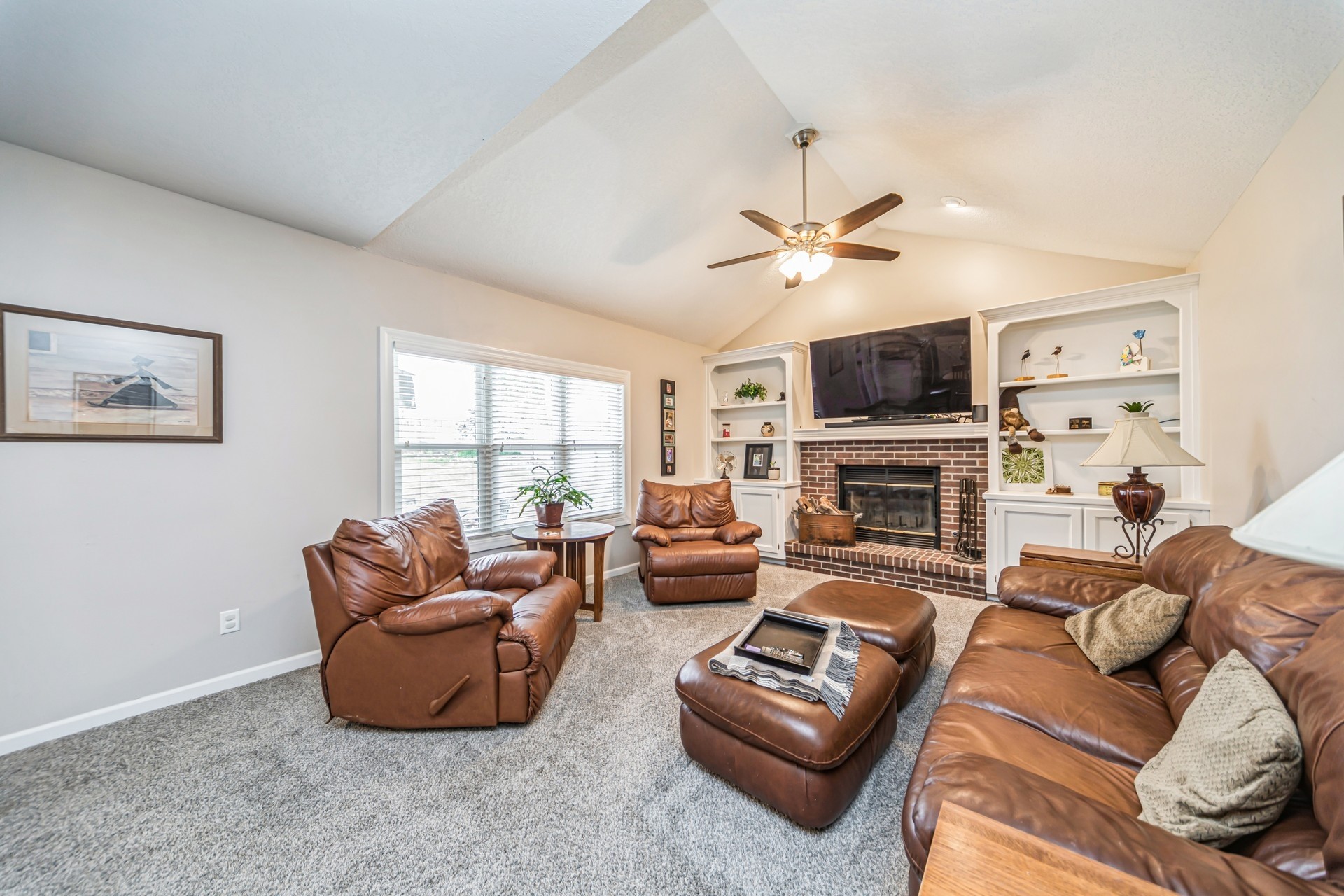 9401 Hickory Drive, Urbandale, Iowa image 14