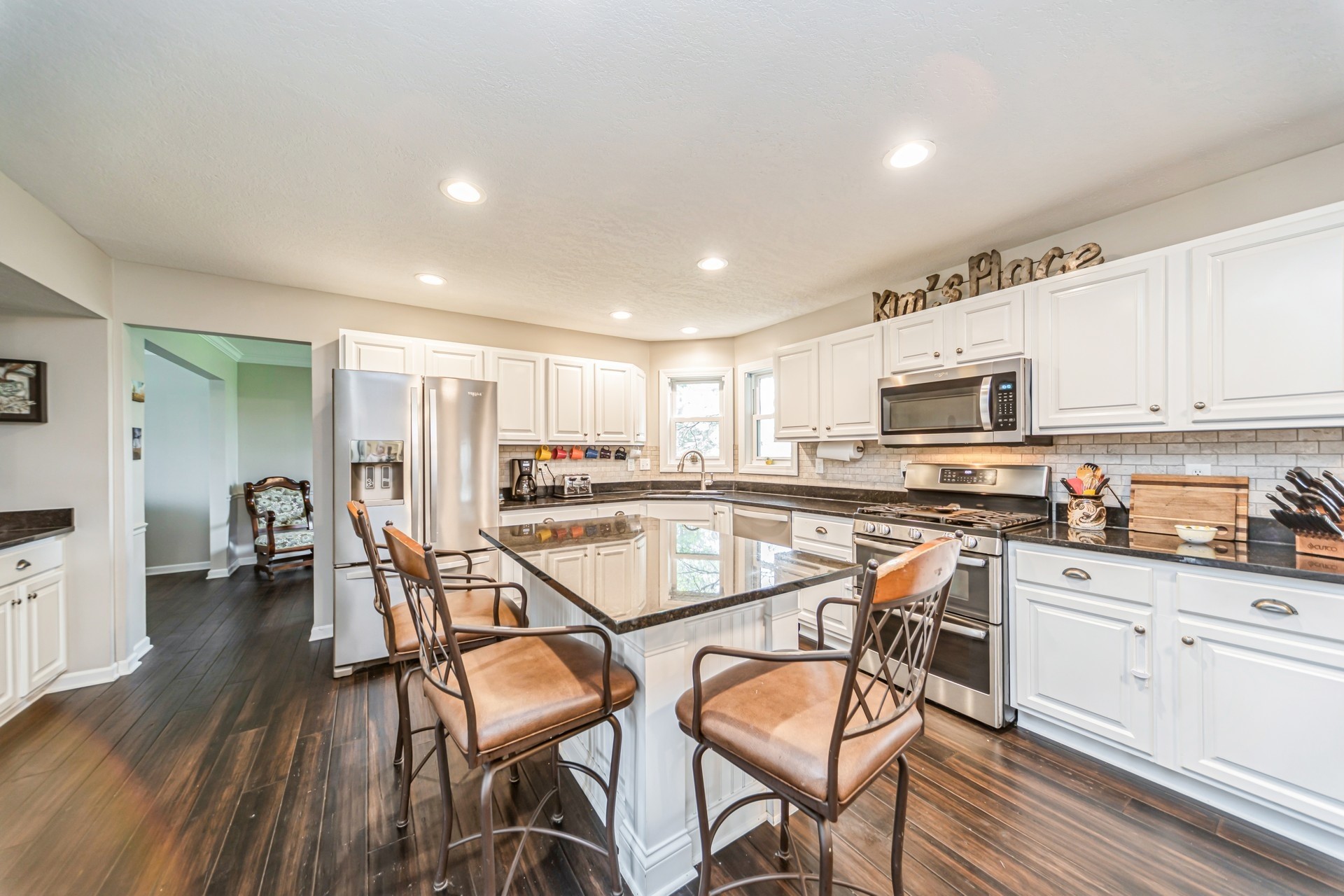 9401 Hickory Drive, Urbandale, Iowa image 10