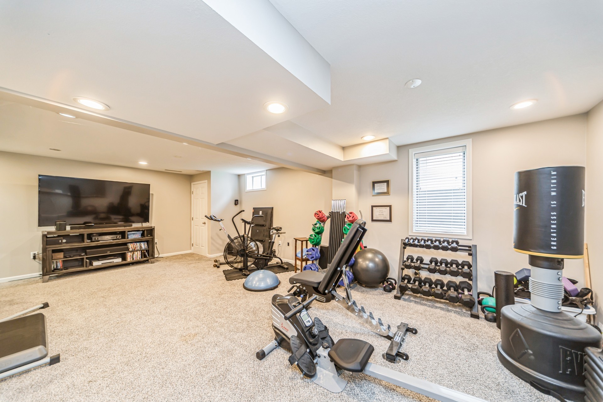 9401 Hickory Drive, Urbandale, Iowa image 26