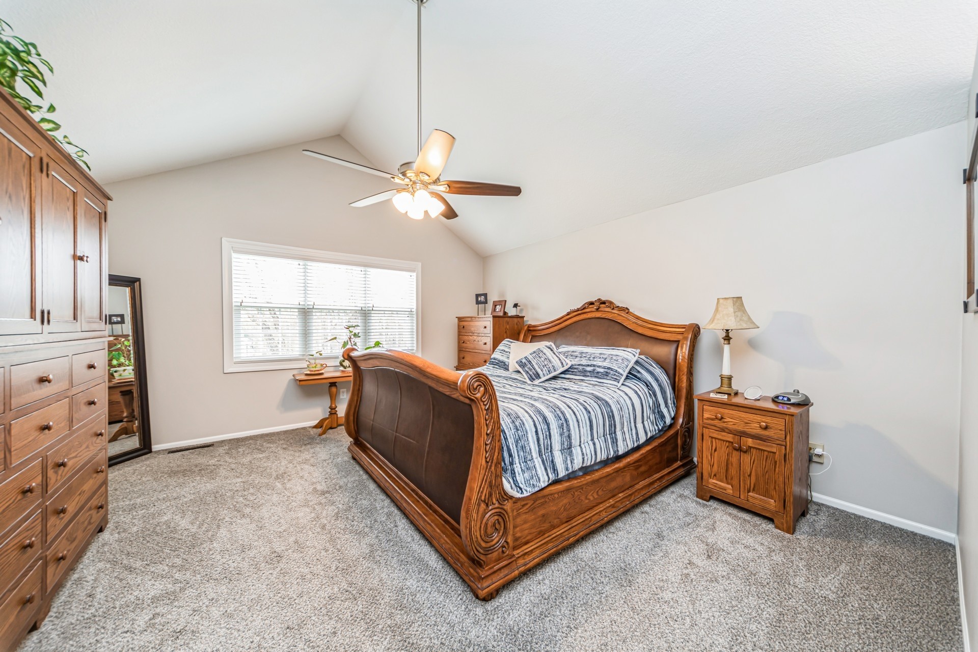 9401 Hickory Drive, Urbandale, Iowa image 16