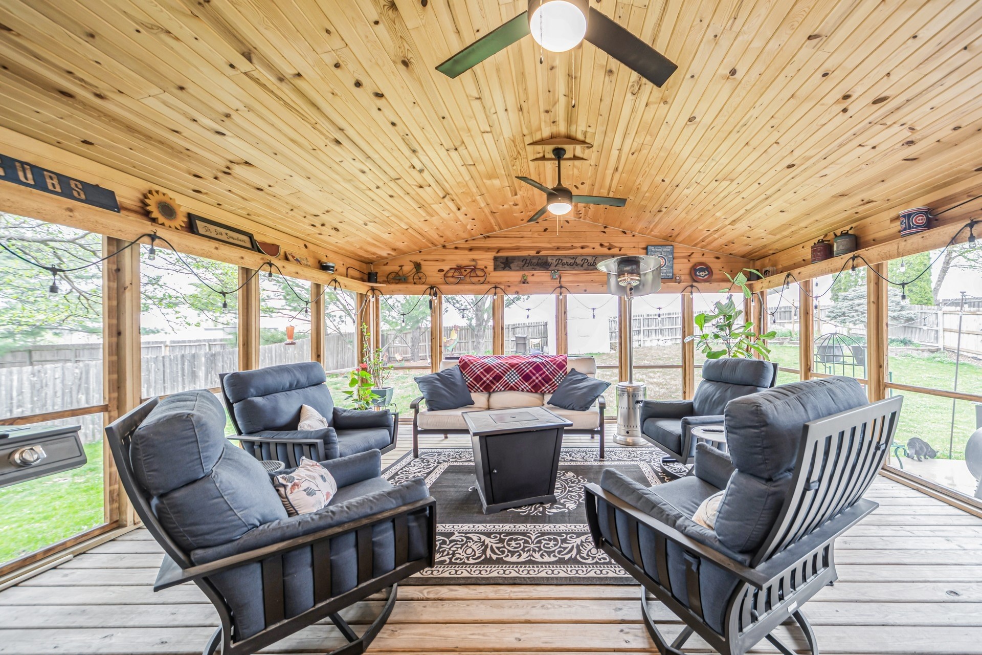 9401 Hickory Drive, Urbandale, Iowa image 30