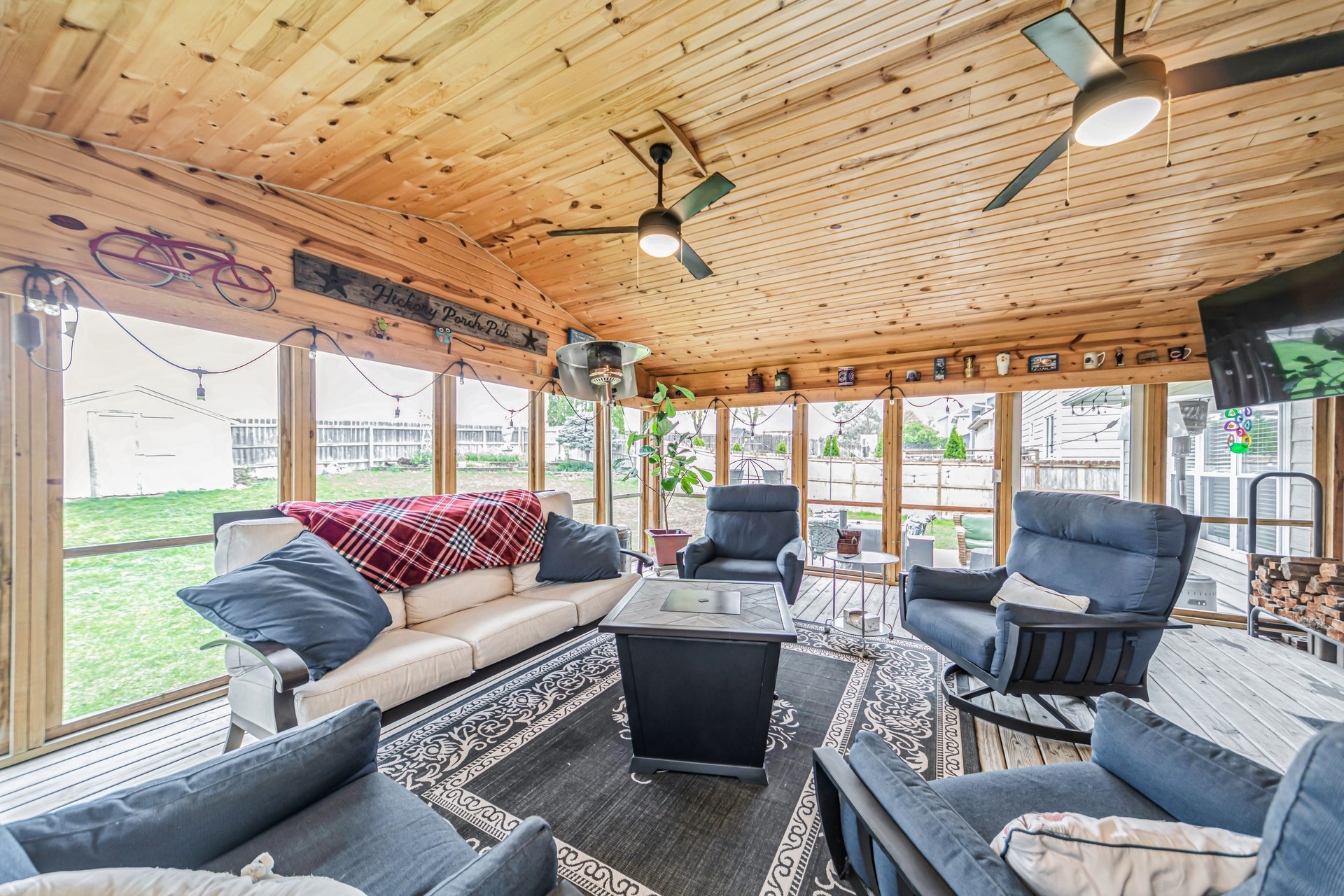 9401 Hickory Drive, Urbandale, Iowa image 31