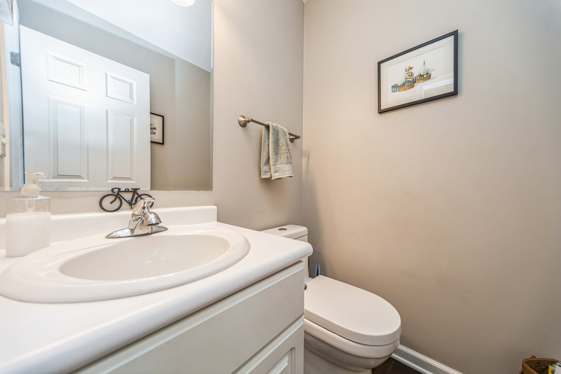 9401 Hickory Drive, Urbandale, Iowa image 15
