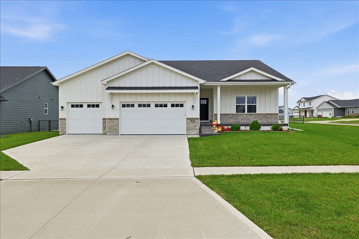 834 33rd Court SW