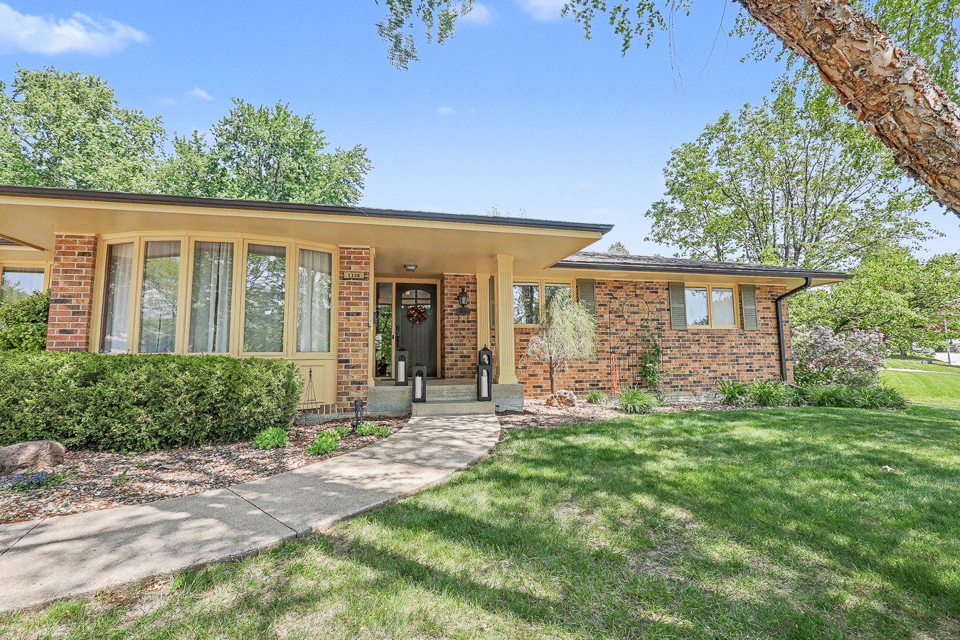 1338 E 3rd Street