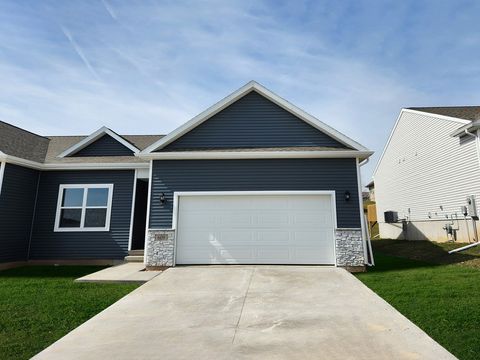 Condo For Sale - 1054 Daisy Lane<br/> Waukee, IA 50263