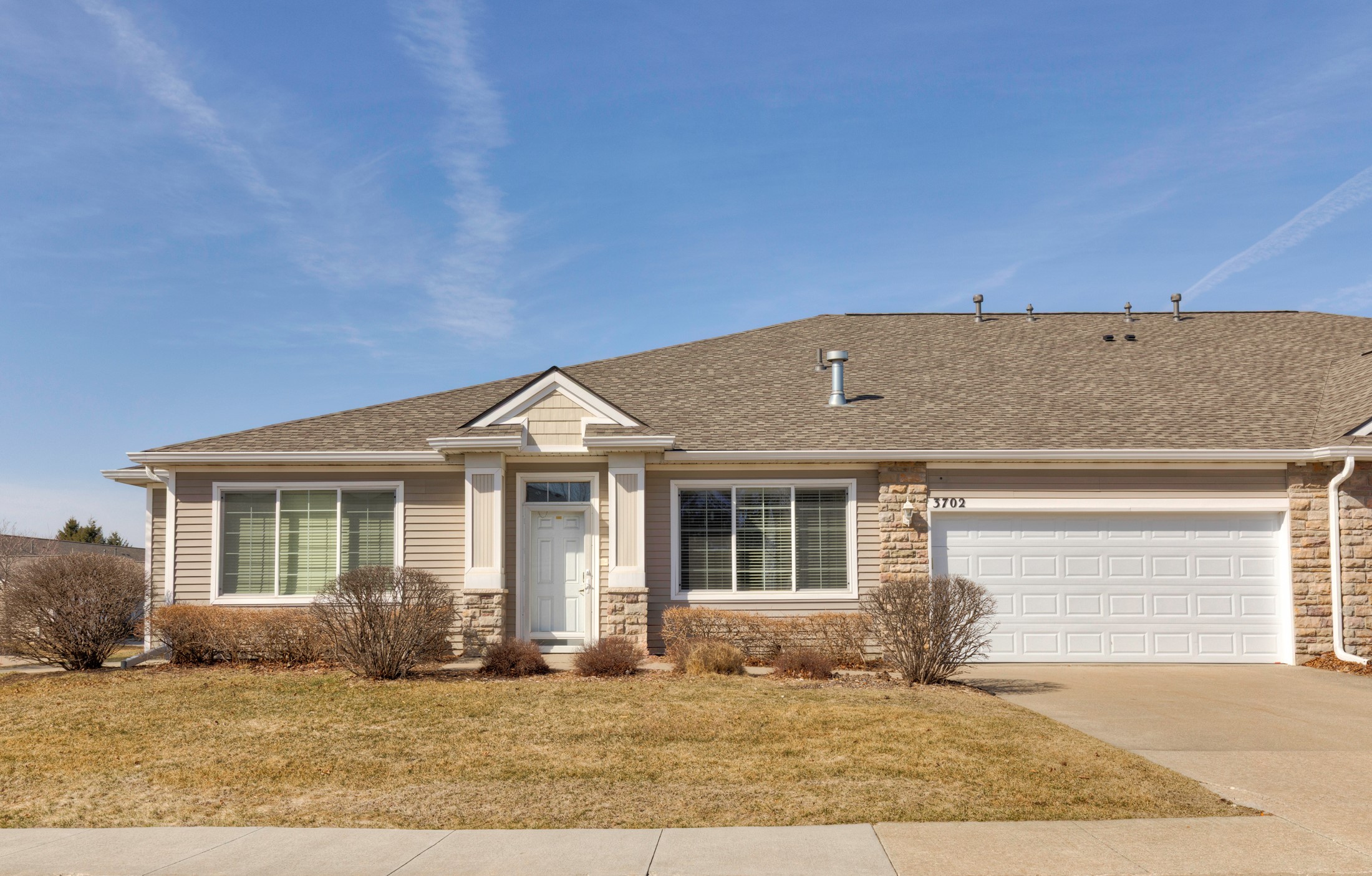 3702 NE Cottonwood Lane, Ankeny, Iowa image 1