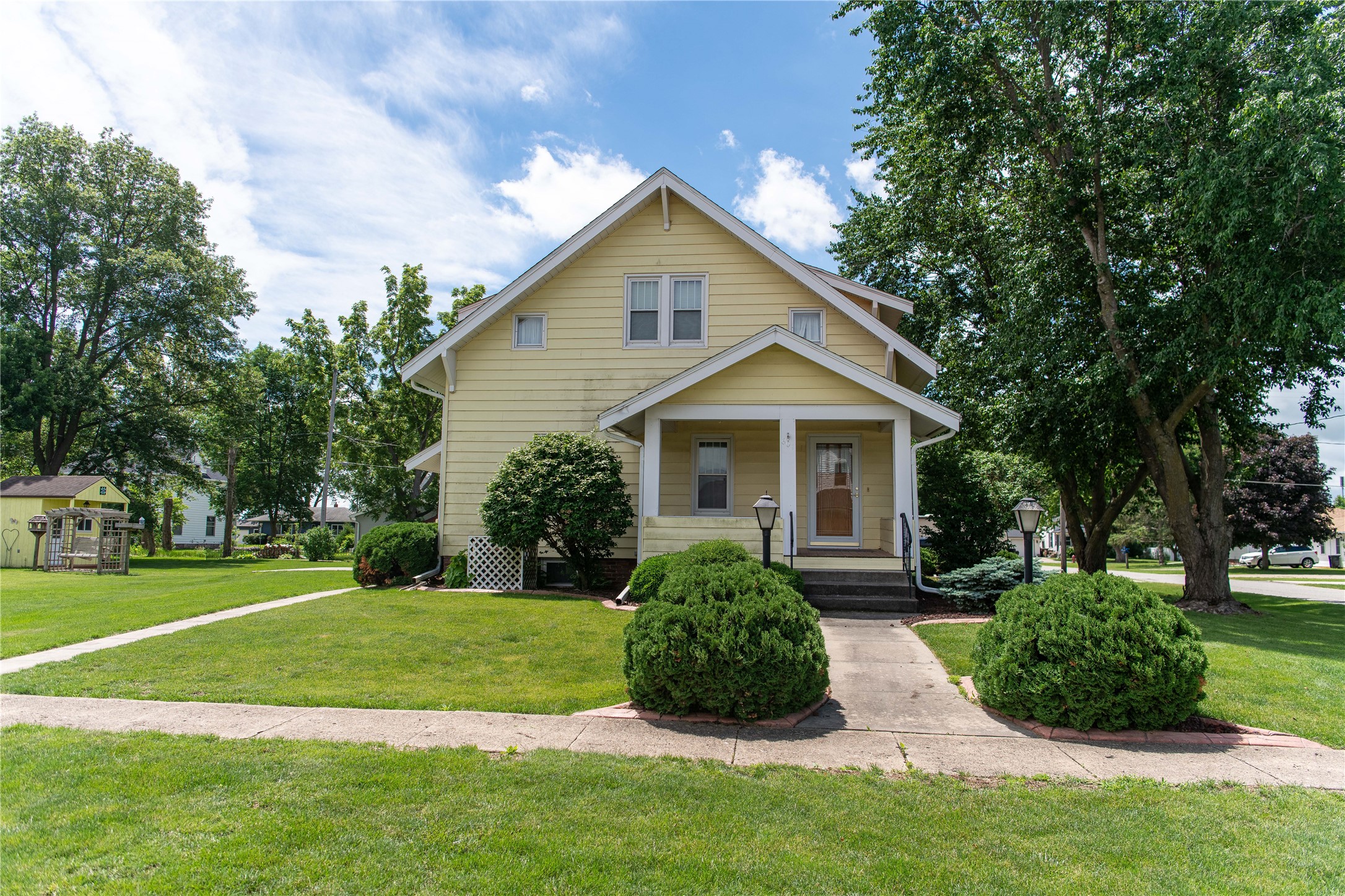 Photo 1 of 30 — 601 E 5th Street, Prairie City, IA 50228