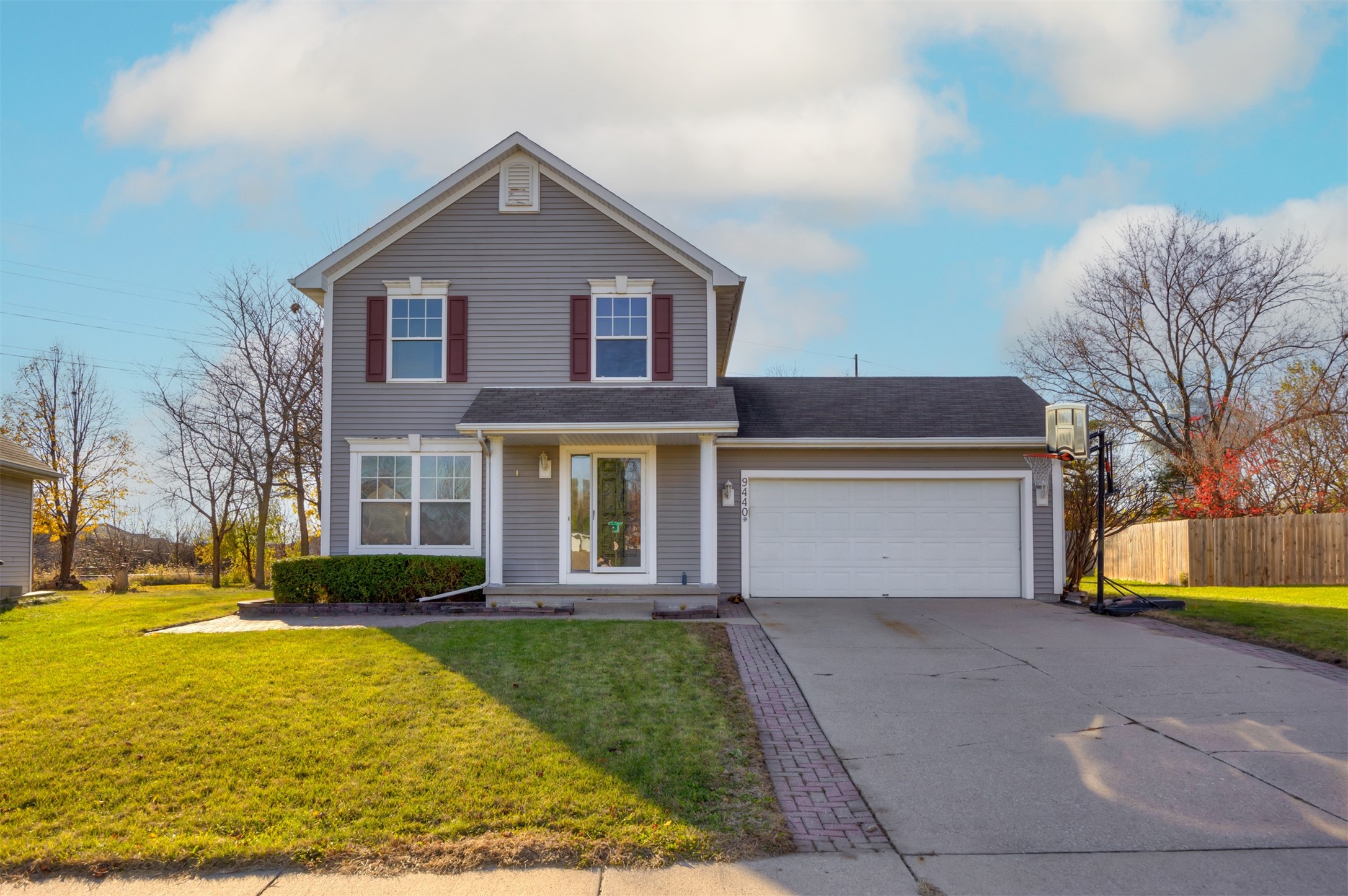 9440 Kingman Drive, West Des Moines, Iowa image 2