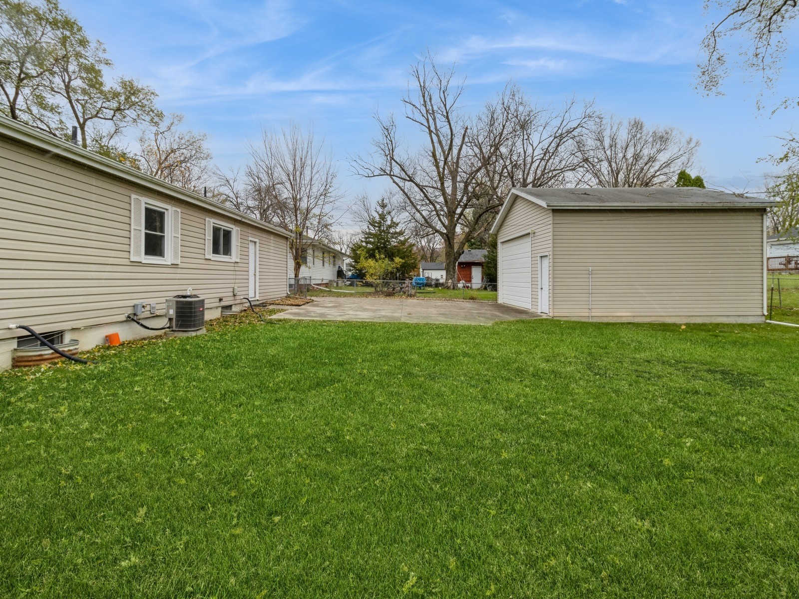 8063 Warren Drive, Des Moines, Iowa image 4