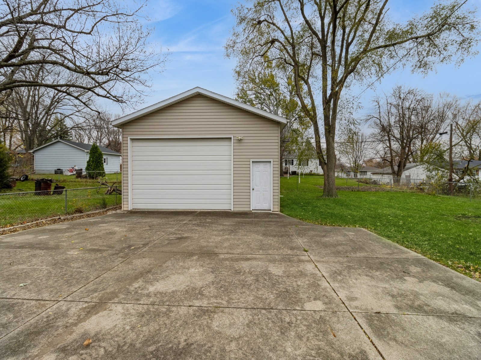 8063 Warren Drive, Des Moines, Iowa image 5