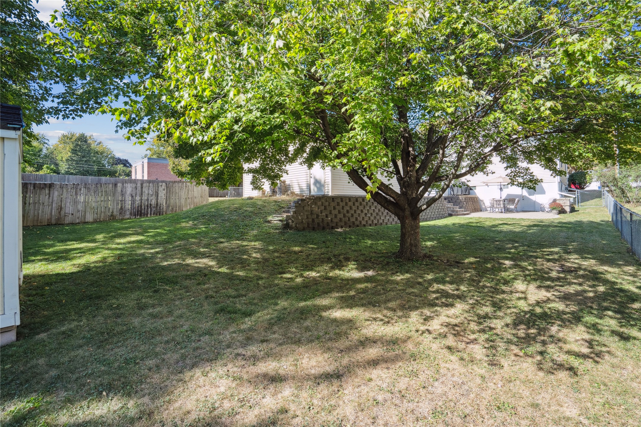 6906 Roseland Drive, Urbandale, Iowa image 24