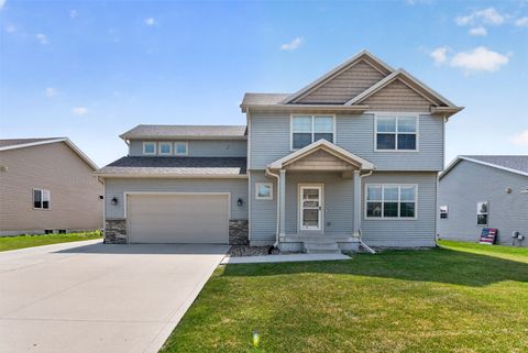 Homes For Sale - 2618 3rd Avenue<br/> Altoona, IA 50009