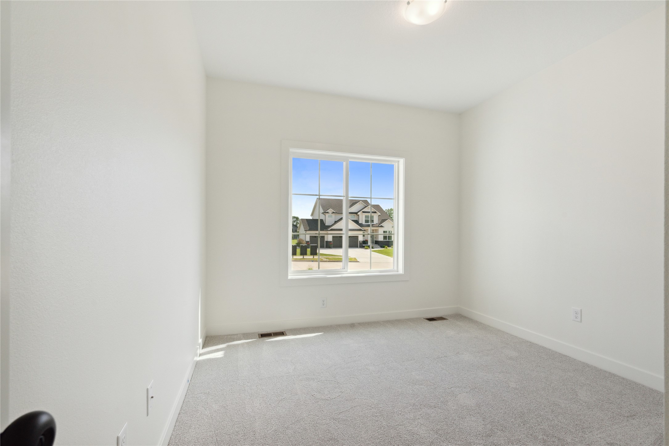 15225 Springbrook Trail, Urbandale, Iowa image 4