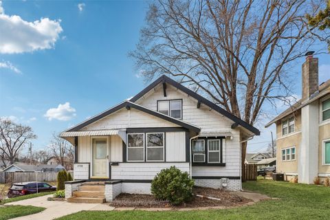 Homes For Sale - 1700 E 14th Street<br/> Des Moines, IA 50316