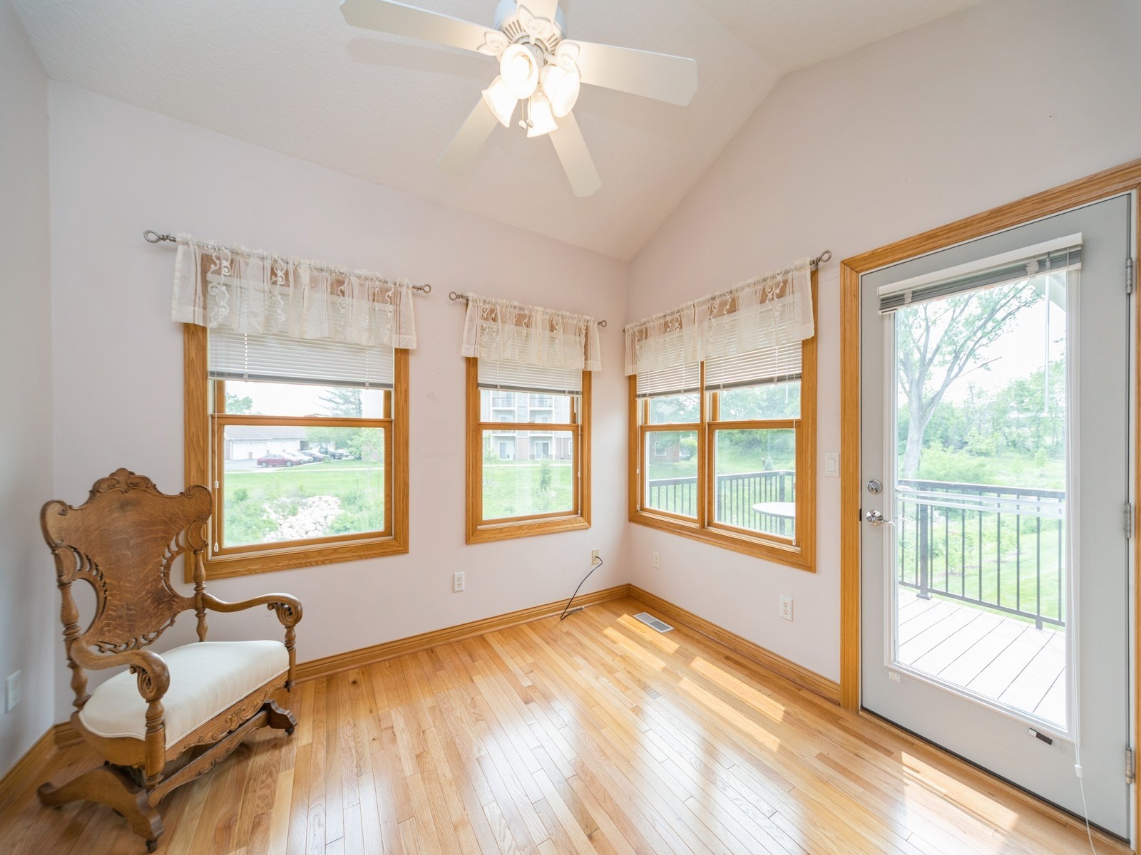 8808 Stonepointe Lane, Johnston, Iowa image 11