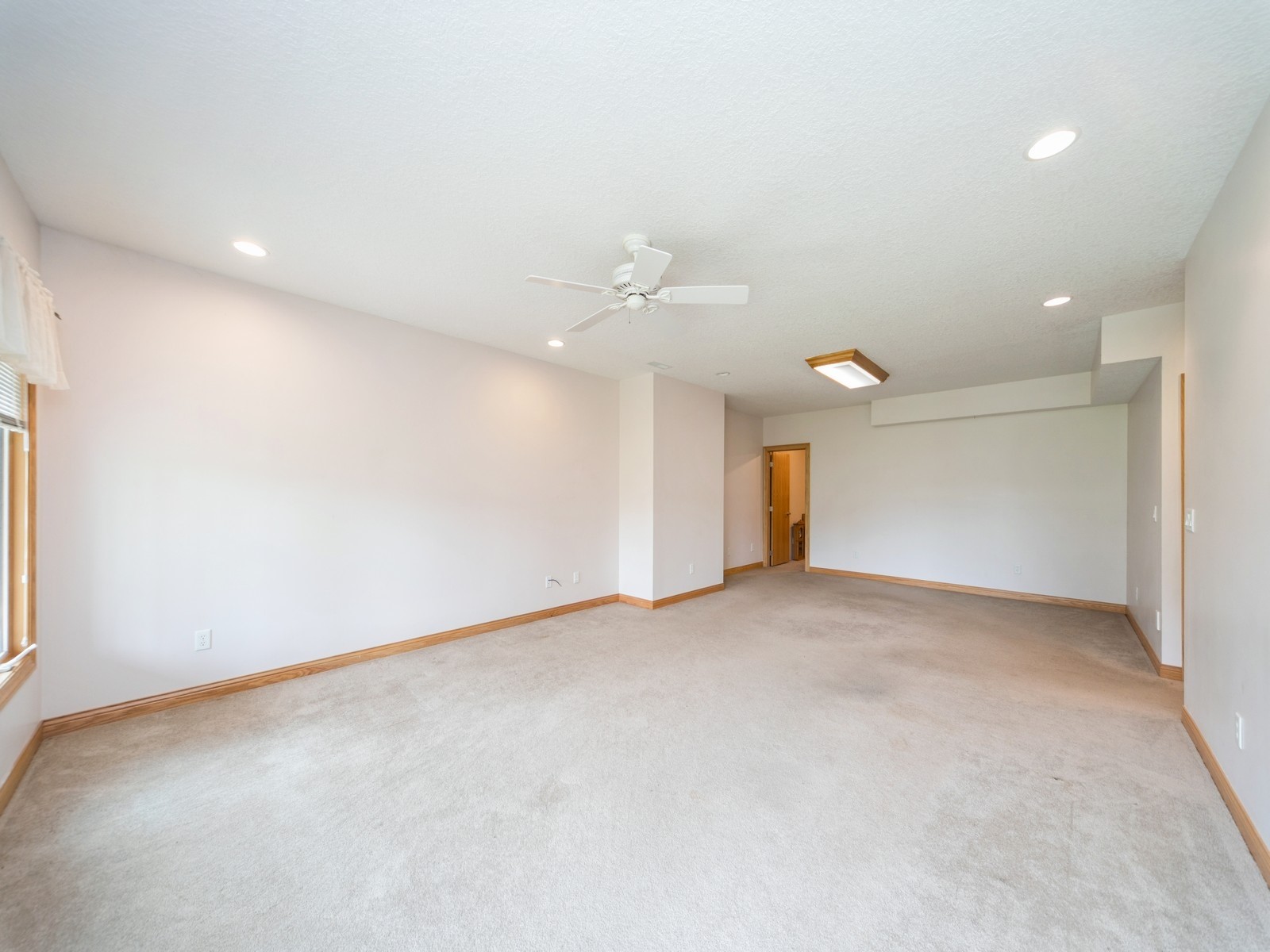 8808 Stonepointe Lane, Johnston, Iowa image 24