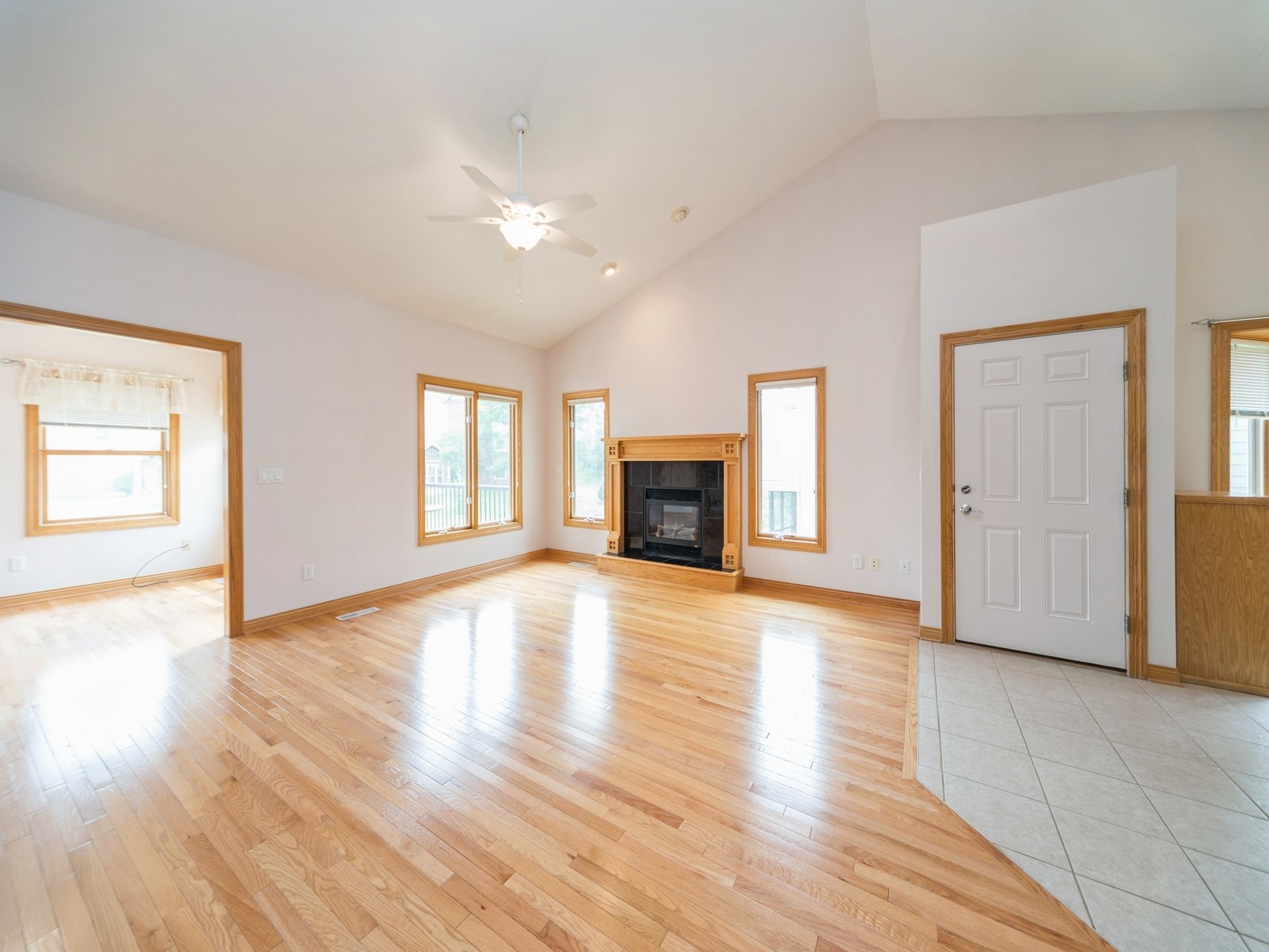 8808 Stonepointe Lane, Johnston, Iowa image 10