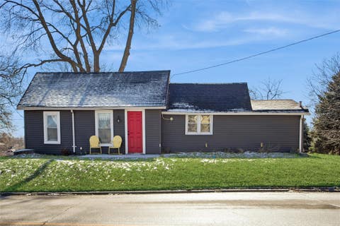 Homes For Sale - 401 S 3rd Street<br/> Polk City, IA 50226