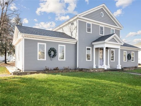 611 1st Avenue E Newton IA 50208