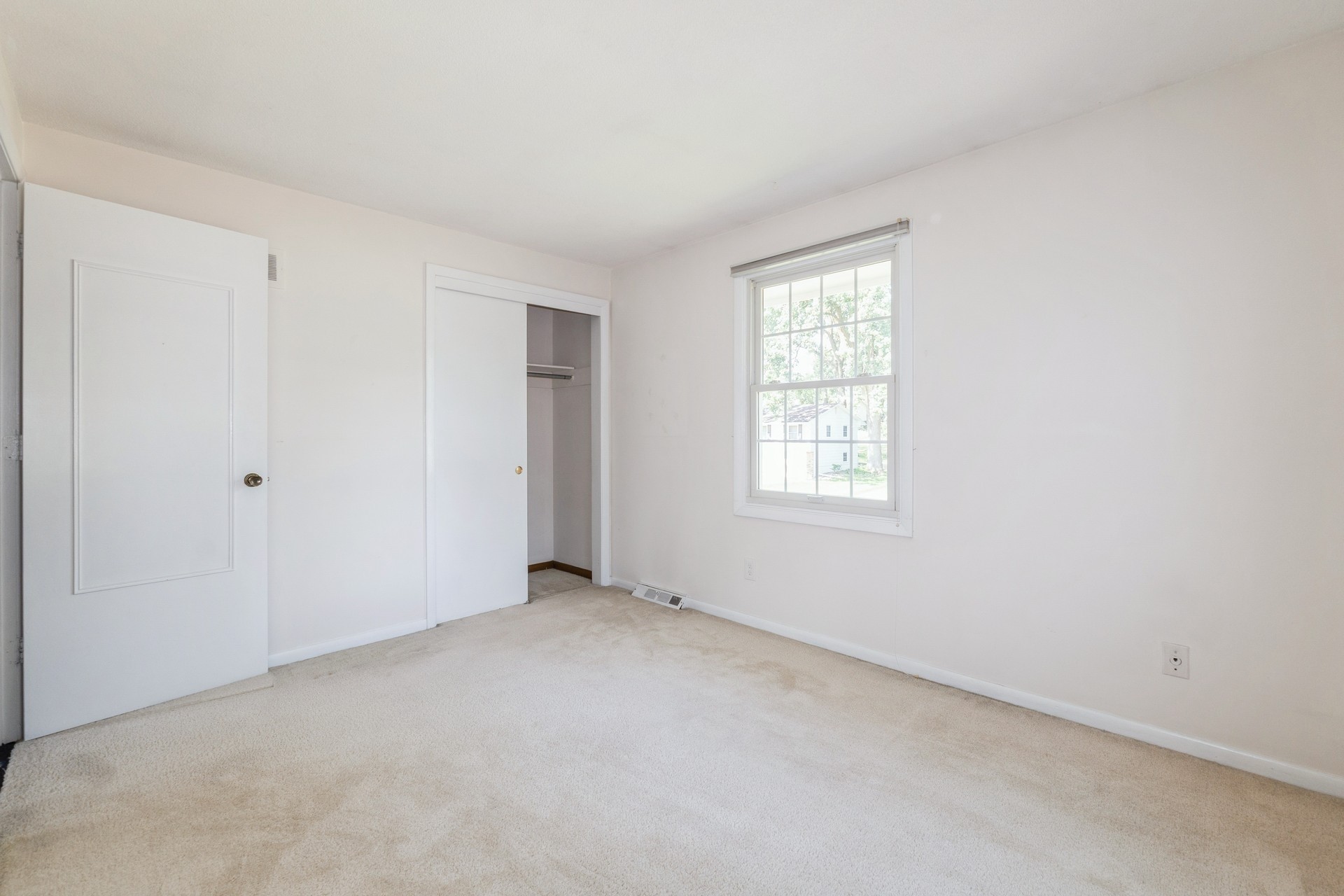 Urbandale, Iowa 50322, United States, 3 Bedrooms Bedrooms, ,2 BathroomsBathrooms,Residential,Active,166758