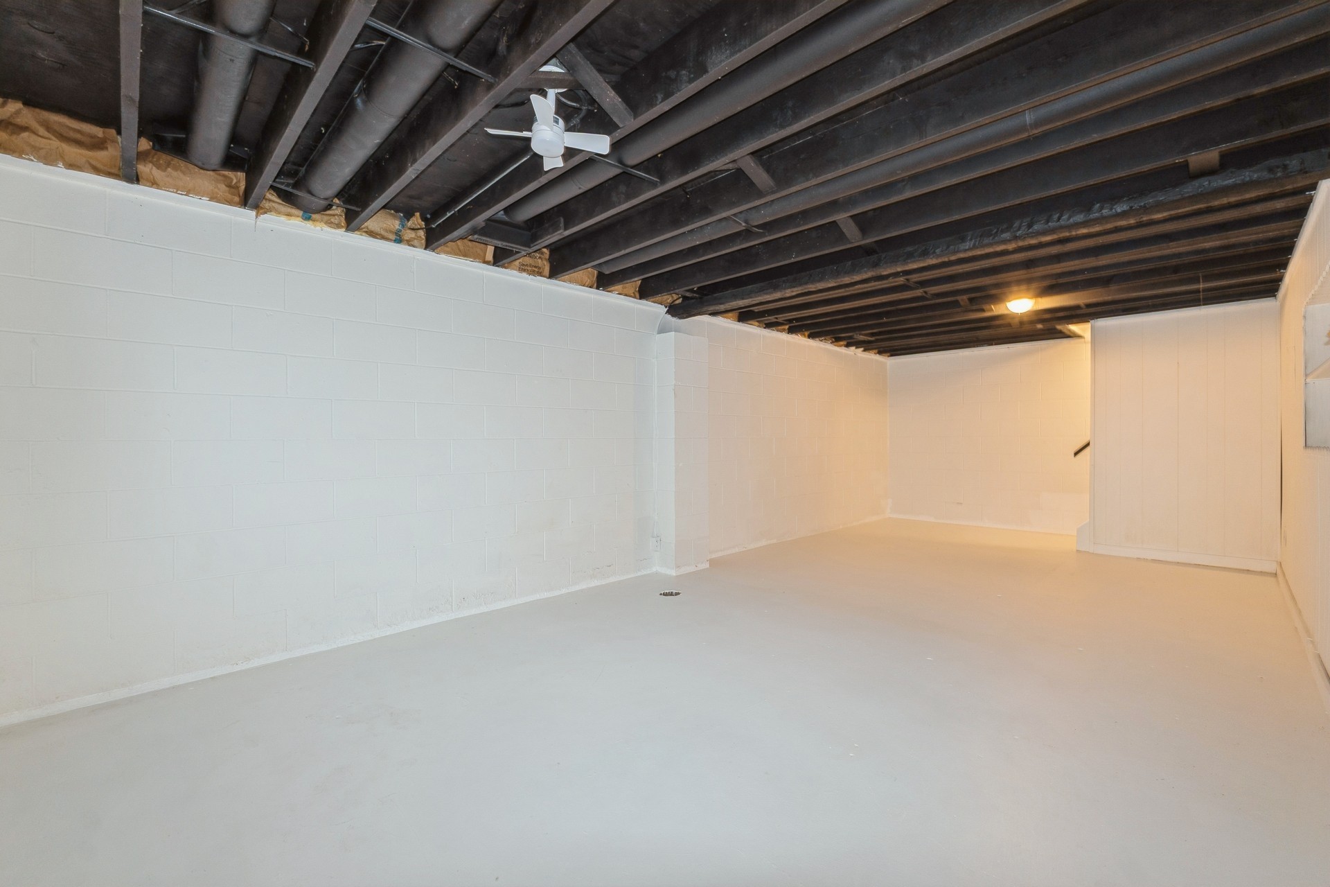 Urbandale, Iowa 50322, United States, 3 Bedrooms Bedrooms, ,2 BathroomsBathrooms,Residential,Active,166758