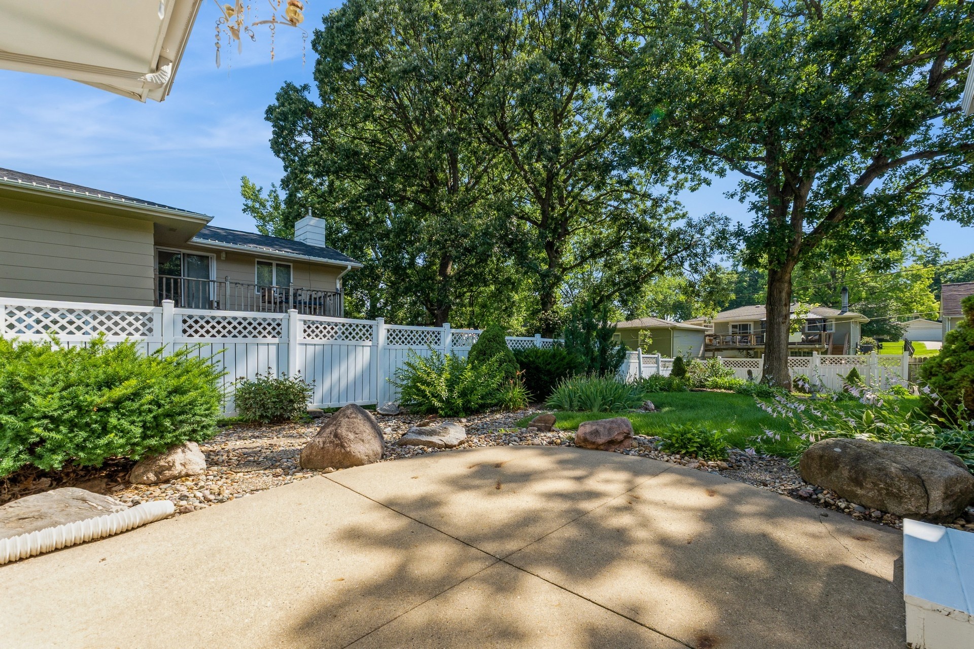 Urbandale, Iowa 50322, United States, 3 Bedrooms Bedrooms, ,2 BathroomsBathrooms,Residential,Active,166758