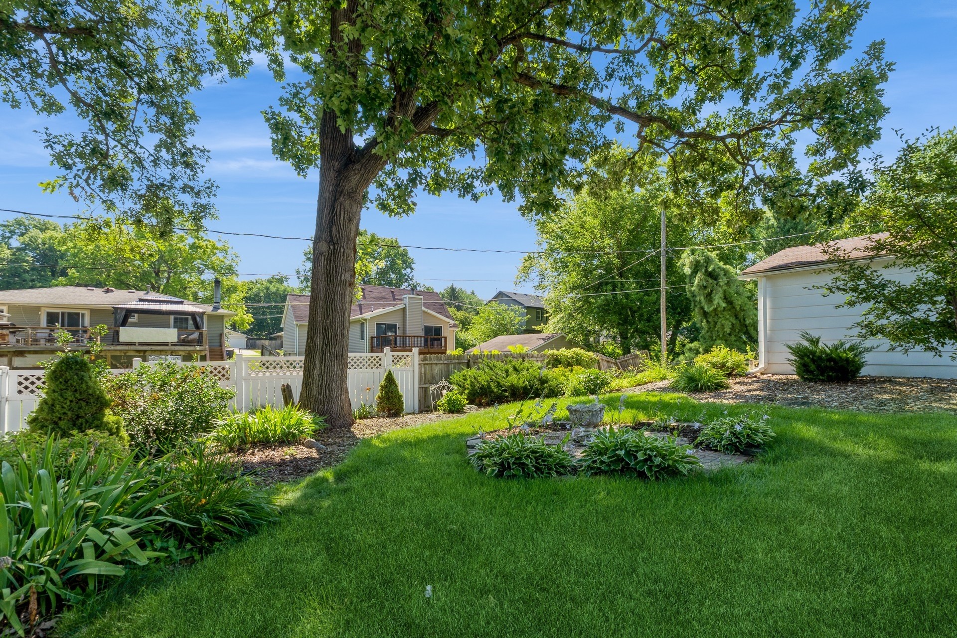 Urbandale, Iowa 50322, United States, 3 Bedrooms Bedrooms, ,2 BathroomsBathrooms,Residential,Active,166758