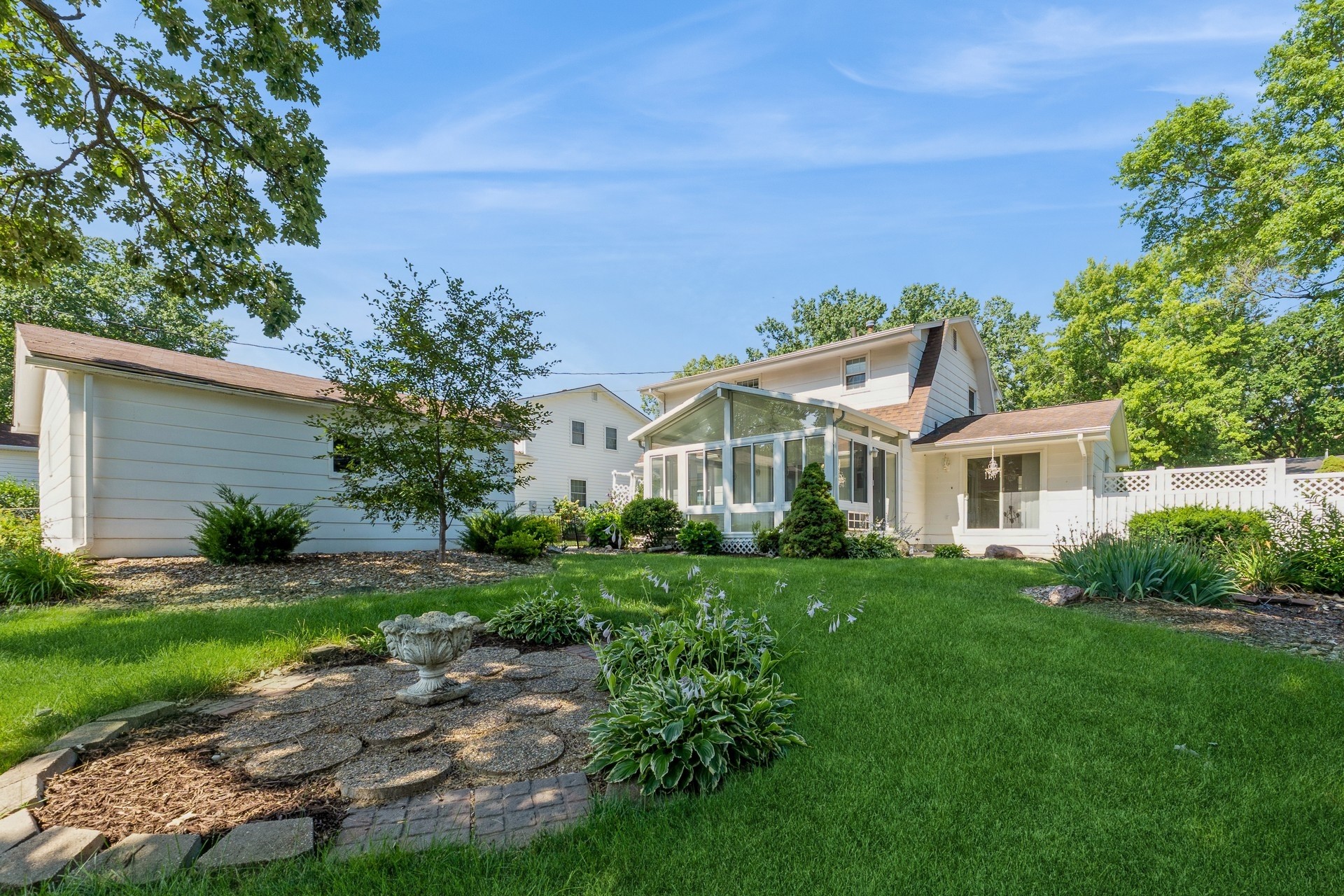 Urbandale, Iowa 50322, United States, 3 Bedrooms Bedrooms, ,2 BathroomsBathrooms,Residential,Active,166758