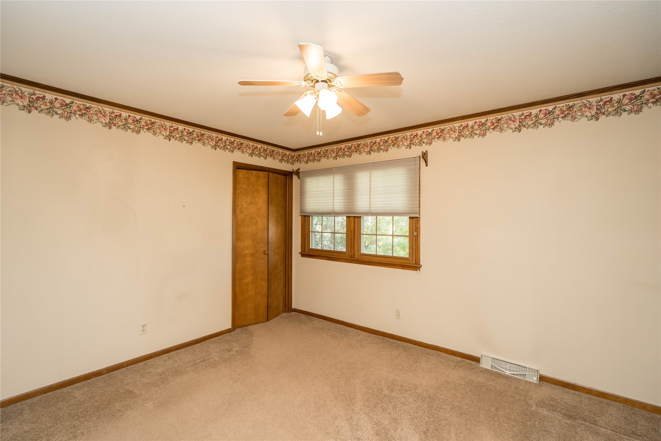 3304 Melanie Drive, Urbandale, Iowa image 16