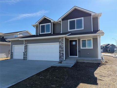 Homes For Sale - 4215 NW 17th Court<br/> Ankeny, IA 50023