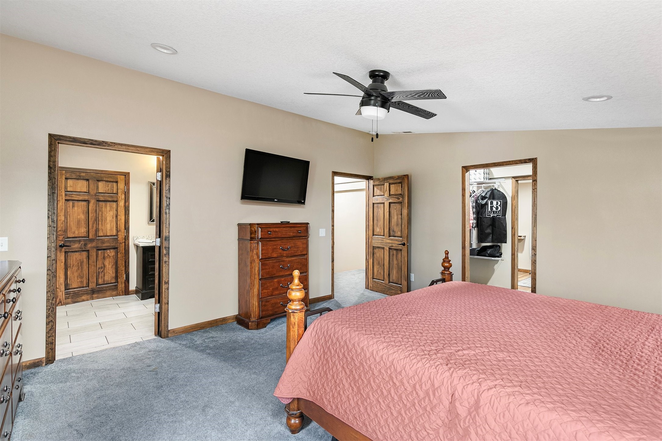 Redfield, Iowa, 50233, United States, 4 Bedrooms Bedrooms, ,3 BathroomsBathrooms,Residential,Active,2029759